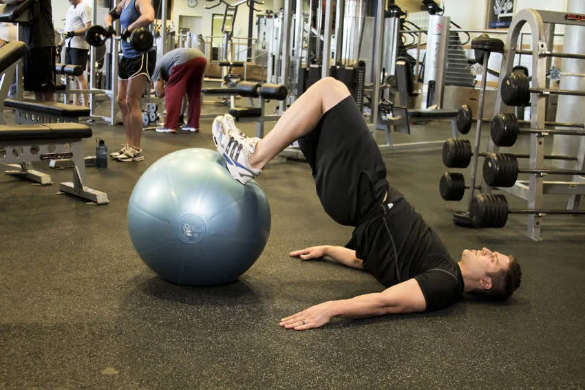 Ball Leg Curl — end position
