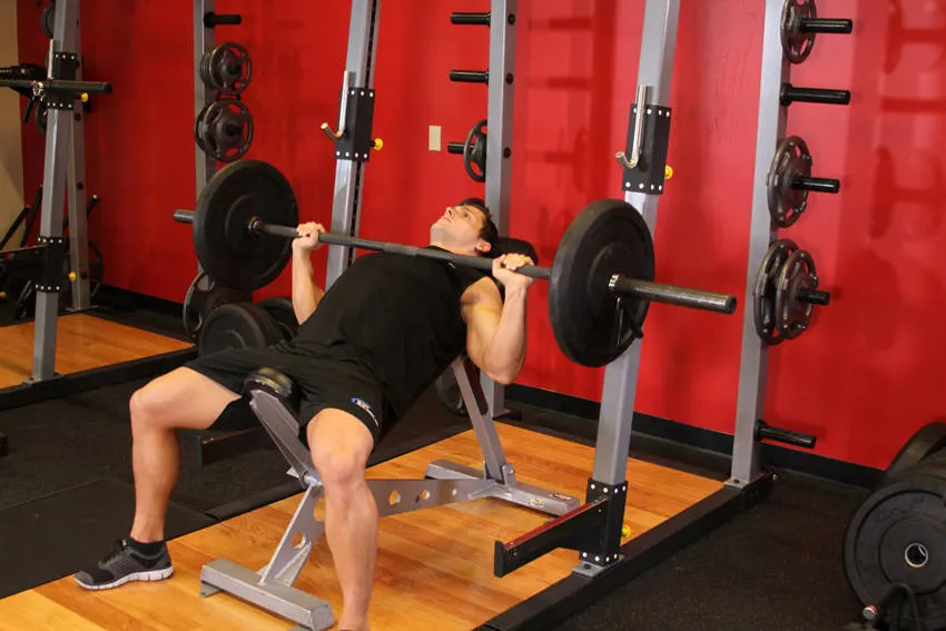 Barbell Incline Bench Press - Medium Grip — end position