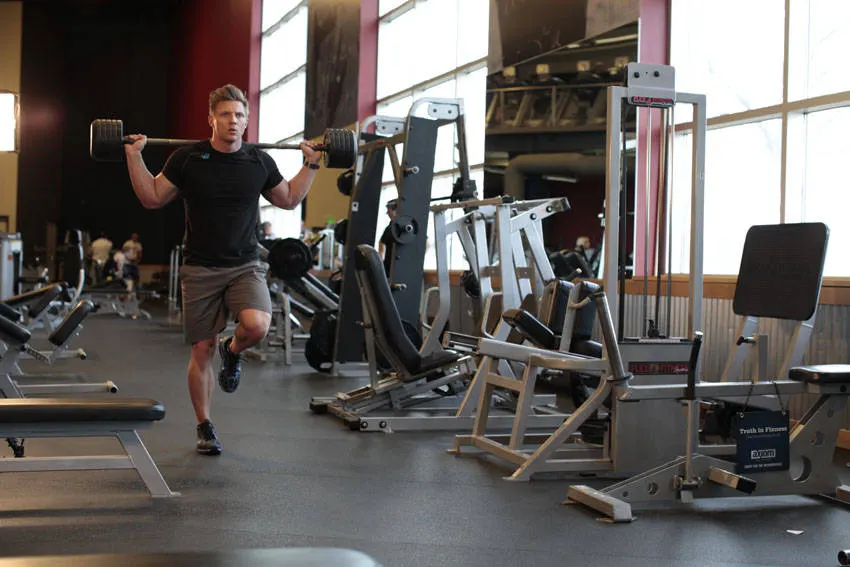 Barbell Walking Lunge exercise