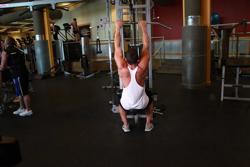 Close-Grip Front Lat Pulldown exercise