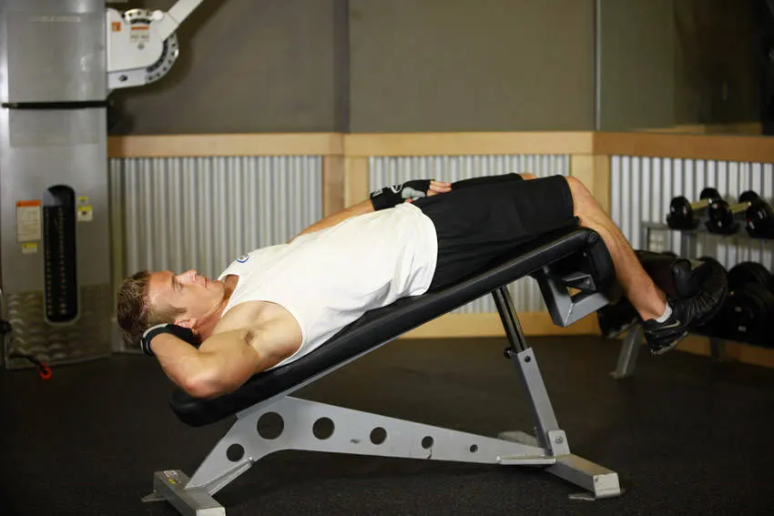 Decline Oblique Crunch exercise