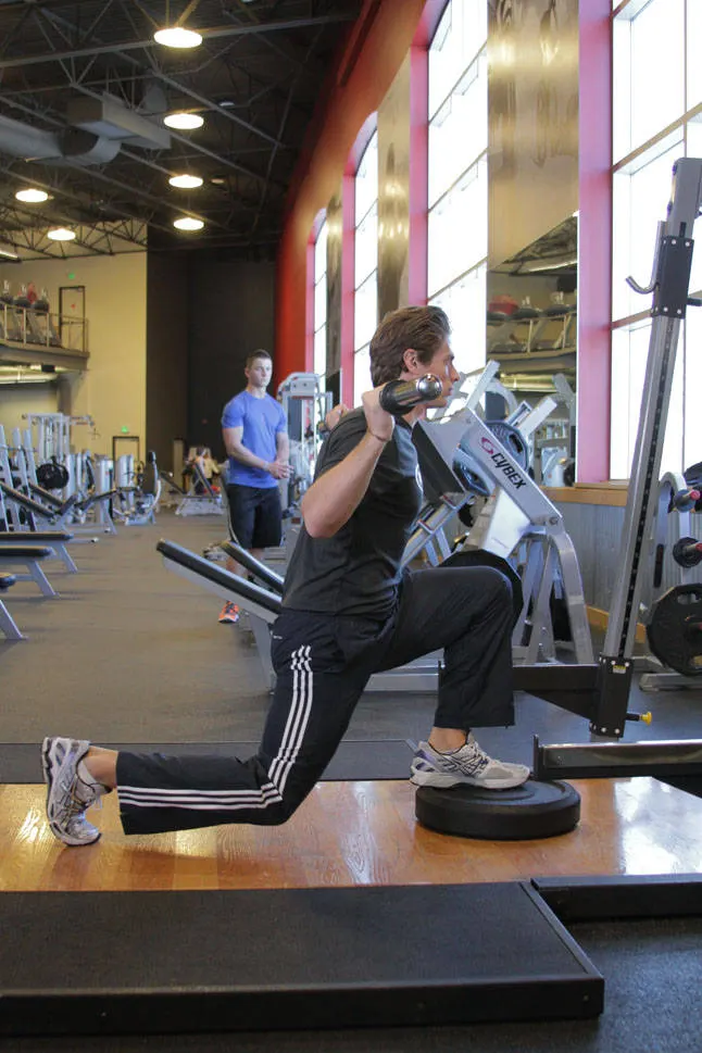 Elevated Back Lunge — end position
