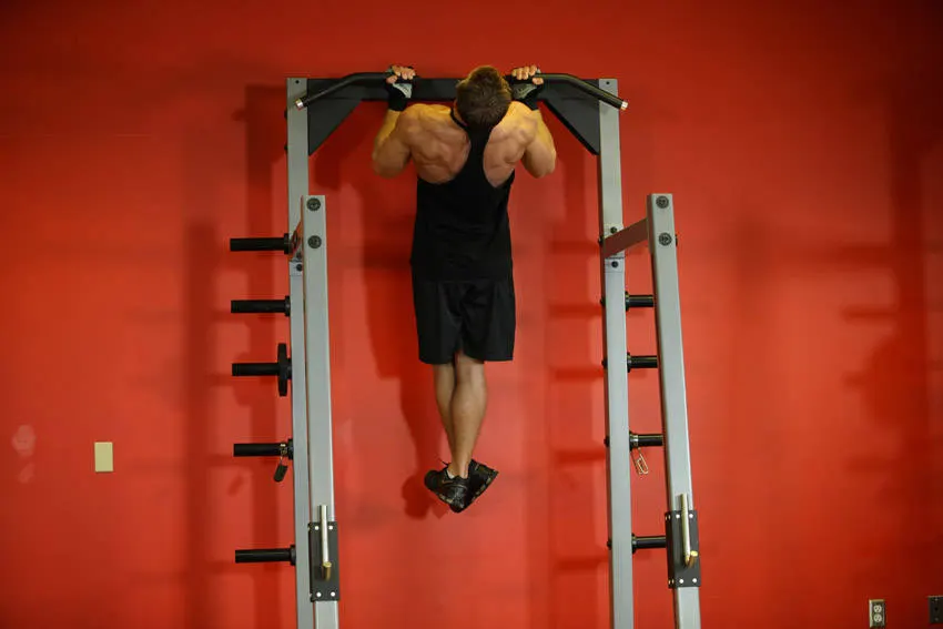 Gironda Sternum Chins — end position