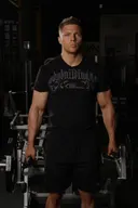 Leverage Shrug exercise