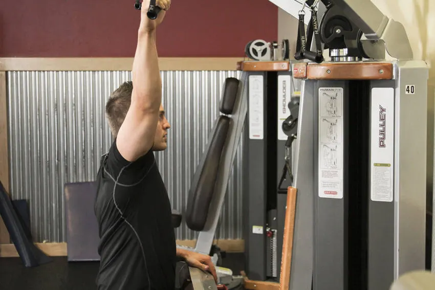 One Arm Lat Pulldown exercise