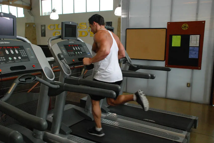 Running, Treadmill — end position