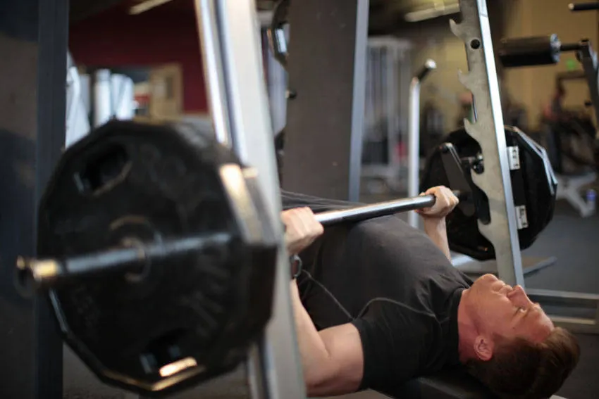 Smith Machine Decline Press exercise