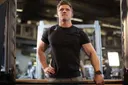 Smith Machine One-Arm Upright Row exercise