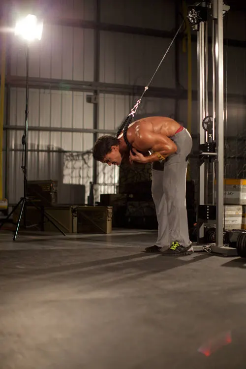 Standing Rope Crunch — end position