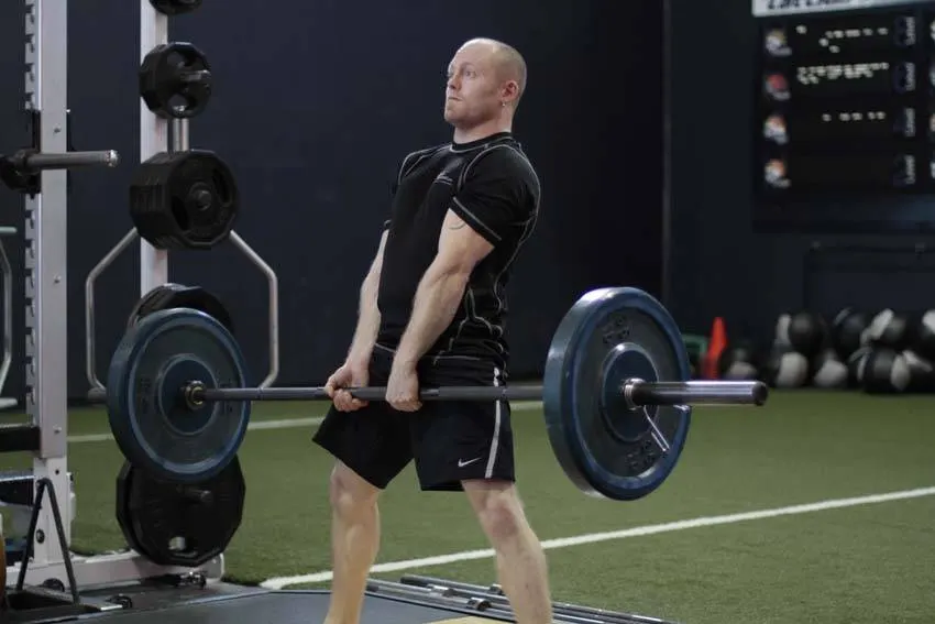 Sumo Deadlift — end position