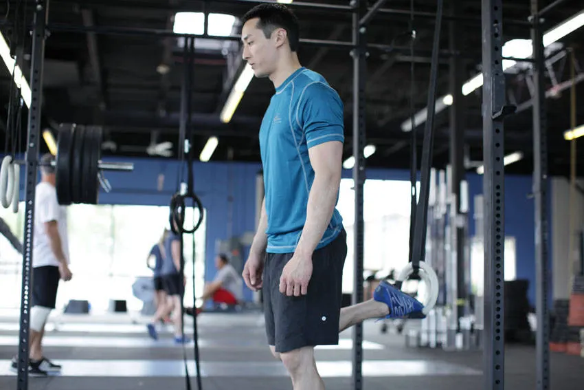 Suspended Split Squat — starting position