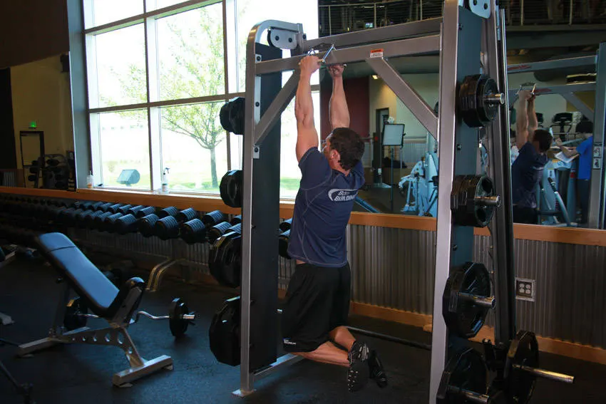V-Bar Pullup — end position